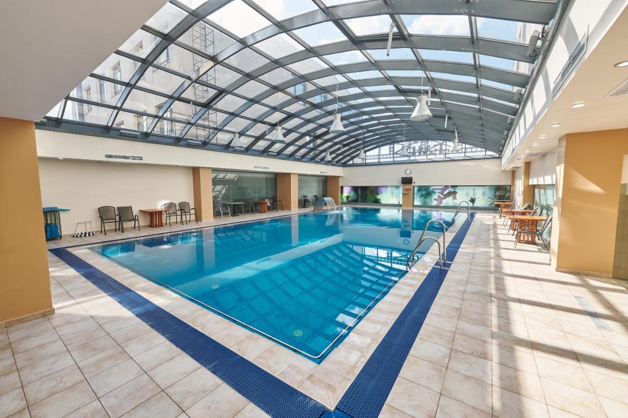 Hotel Emd Bacău Exteriör bild
