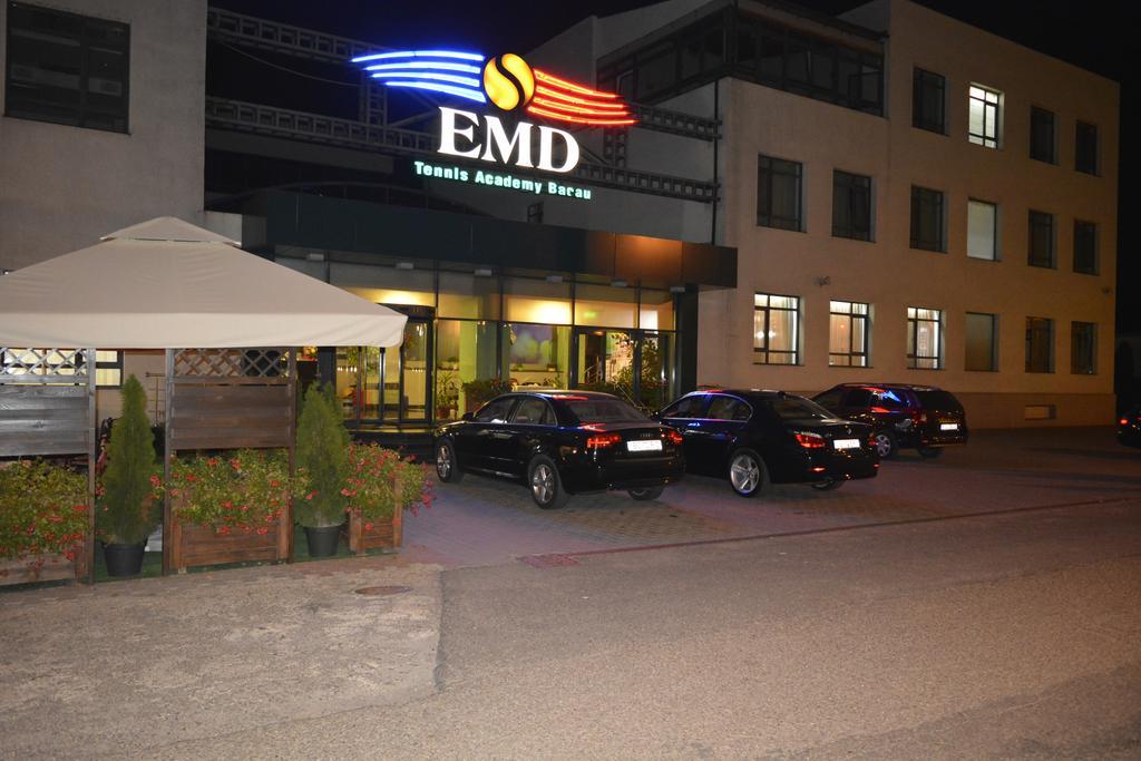 Hotel Emd Bacău Exteriör bild